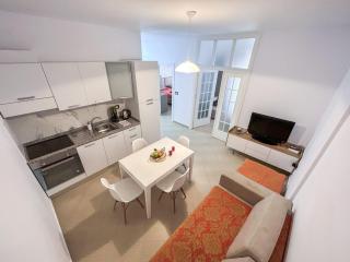 Two bedrooms Top location - Golem - 9
