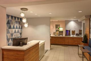 Best Western Plus Executive Suites - 2