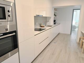 Grey and Green, modern 2-bedroom apartment, AC, top location at faro's historic centre - Faro - 5