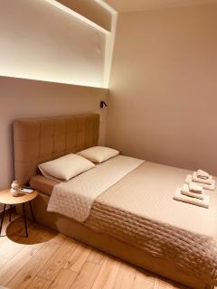 Stylish studio! - Larisa - 4