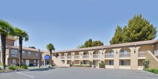 Best Western Plus Executive Suites - 1