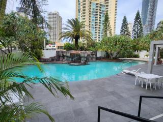 Sun, Surf, Pool Walk to All! - Gold Coast - 1