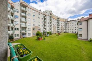 Spacious Apartment with 4 Bedrooms and Parking in Warsaw's Ochota by Nolegi Renters - Warschau - 8