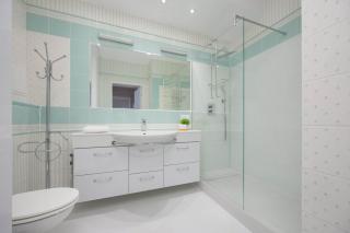 Spacious Apartment with 4 Bedrooms and Parking in Warsaw's Ochota by Nolegi Renters - Warschau - 6