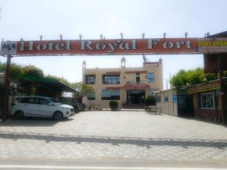 Hotel Royal Fort - Gurgaon - 3