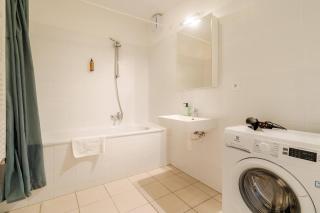 Apartments near Sky Park & Nivy Mall with Free Parking by Ambiente - Bratislava - 5
