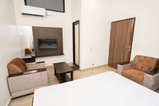 The White Solitaire - Ludhiana - 7