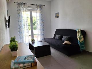 T2 Terrasse climatisé piscine à T FLORENT - 9