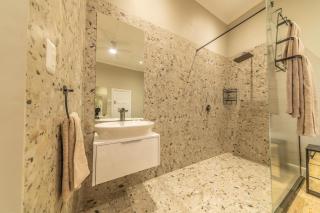 Room 2 - LEO Sky Guest House - Simondium - 1