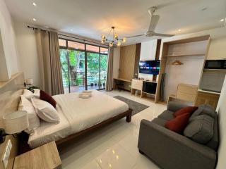 Island Getaway Villa - 5BR with Patio - Malé - 0