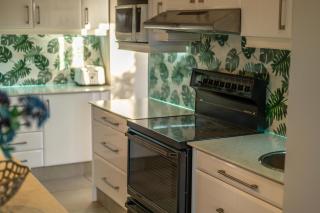 Room 1 - LEO Sky Guest House - Simondium - 7