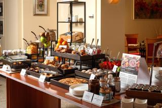 Phi Hotel Astoria - 7