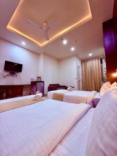 Rest Inn Hotel - Jāmb - 1