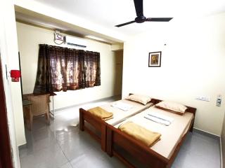 Shubham Suites & Party Hall - Hubli - 5