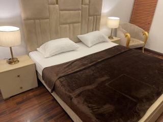2 BR Suite Central location-Gulberg - Lahore - 7