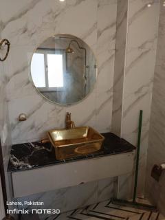 116 shah jamal Apaprtments - Lahore - 7