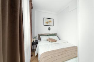 Bright Apartment Close to PGE with Parking by Noclegi Renters - Warschau - 7