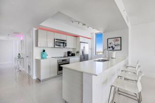 Resort-Style Living with Direct Ocean Views - 3BR Beauty - Hallandale Beach - 5