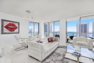 Resort-Style Living with Direct Ocean Views - 3BR Beauty - Hallandale Beach - 0