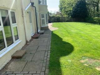 Superb 2 bedroom town apartment, quiet location - 5