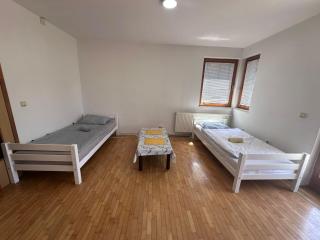 Exotic Nature Hostel - Sarajevo - 6