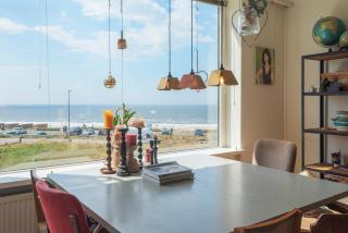 Seaspot Beach Apartment - 9