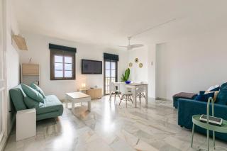 MARBELLA HOME RENTALS - Puerto Banus with Seaviews, 1BR apartment - 2