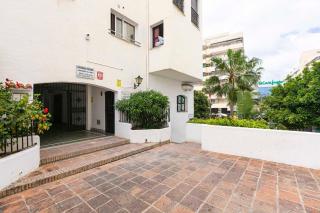 MARBELLA HOME RENTALS - Puerto Banus with Seaviews, 1BR apartment - 6