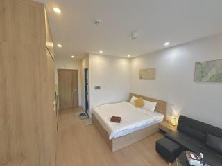 Happy Home - Big Balcony - Best Location - Hanoi - 8