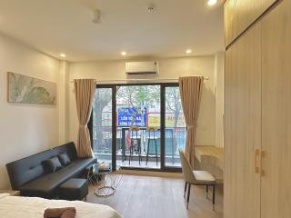 Happy Home - Big Balcony - Best Location - Hanoi - 7