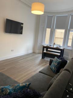 Spacious 2 bed sleeps 5 above traditional music pub - Paisley - 7
