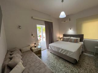 Nikos Studios - Kerion - 8