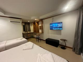 The Ford SunSet Beach Resort - Wok Tum - 9