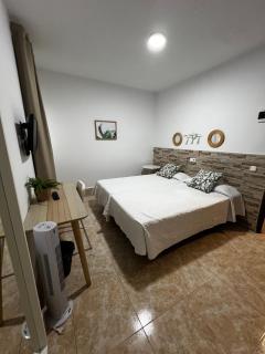Hostal Residencia Cardona - 2