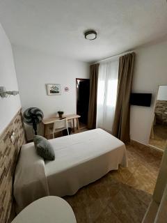 Hostal Residencia Cardona - Arrecife - 7