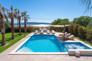 Seaview Villa Stanka with Pool and attached Jacuzzi - Kaštela (Castelli) - 4