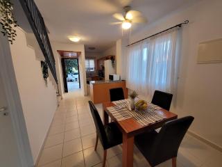 Large 2-bedroom townhouse with patio, 200Mbps WiFi - Pafos - 3