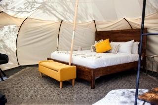 Romantic Escapes to Spicewood, Texas in this Charming Bell Tent for Two - Spicewood - 2