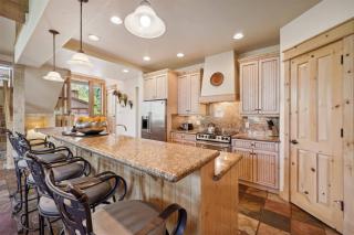 Spacious, Pet-Friendly 4 Bedroom Vacation Rental In Breckenridge - 6