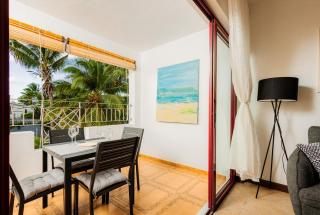 Modern and Spacious 3 Bedroom Apartment By The Beach - 4