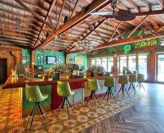 Apartment in the Heart of Calle 8 with Parking - Miami - 1