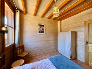 Chalet L'Ecureuil, with terrace & lake view - 1