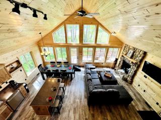 Group Lake Cabin with Ping Pong Table Loaded with Kayaks in Wisconsin - 7