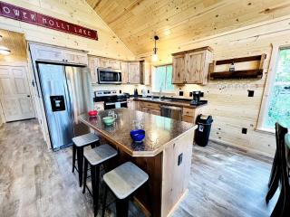 Group Lake Cabin with Ping Pong Table Loaded with Kayaks in Wisconsin - Stone Lake - 2