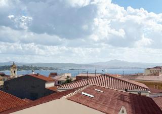 Pgs Immobiliare srls Bellavista Centro Attico con terrazza vista mare in centro storico - La Maddalena - 0