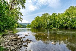 Riverfront Cabin with Hot Tub, Fire Pit, EV Charger and More for Your Shenandoah Getaway in Rileyville, VA - Rileyville - 7