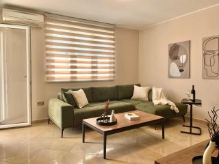 Modern 1BR - Old Town and sea - Budva - 0