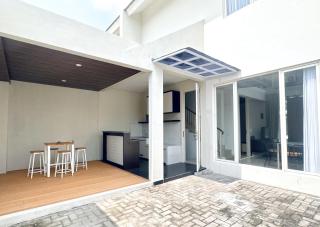 Idyllic 3BR House in Northwest Park West Surabaya by Le Ciel Hospitality - - 5