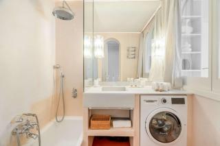 Cosy studio with terrace near Notre-Dame - Paris - 1
