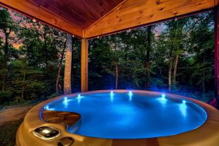 Serene Cabin with Hot-tub and Fire Pit in Pigeon Forge, Tennessee - 9